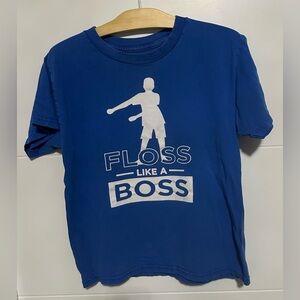 🎁Kusteez: Youth Graphic Short Sleeve Shirt- Size Large🎁